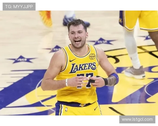 东契奇与詹姆斯联手助力混合双打进攻升级老詹迎来职业生涯最轻松赛季