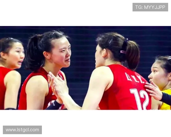 利兹联球迷两度向热刺球员投掷物品或将遭遇高额罚款